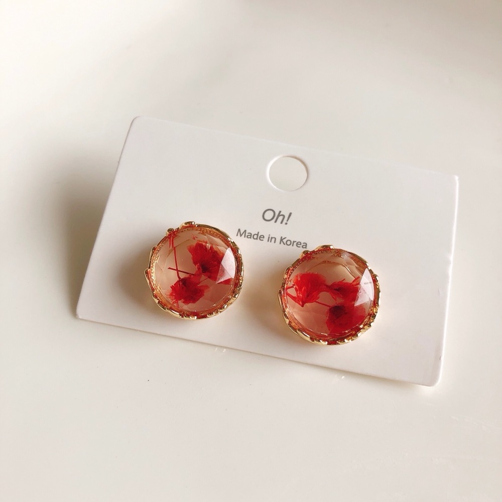 Clear Dried Flower Stud Earrings
